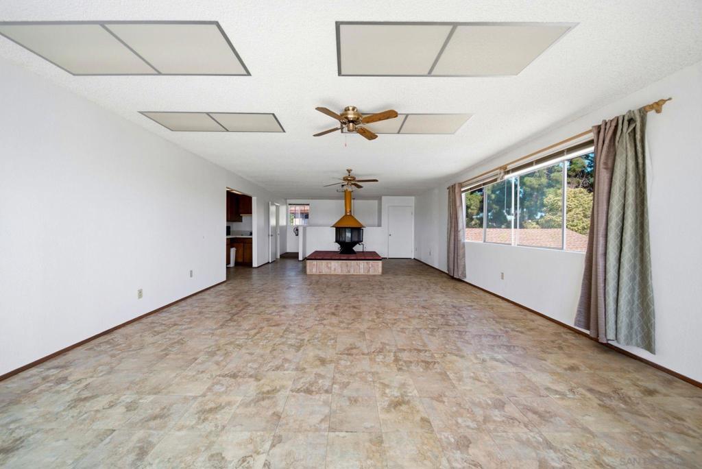 932 Regal Rd Property Photo 16