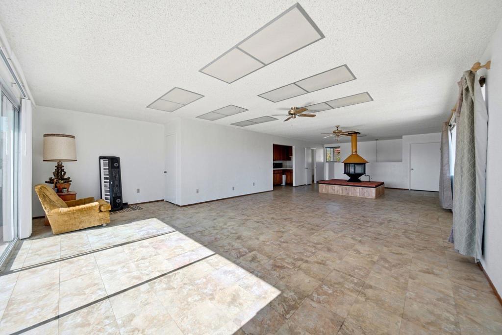 932 Regal Rd Property Photo 17