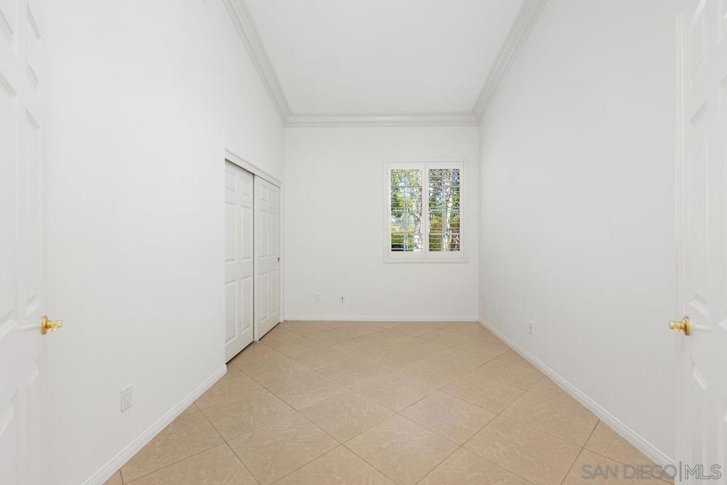 672 Inverlochy Dr Property Photo 20