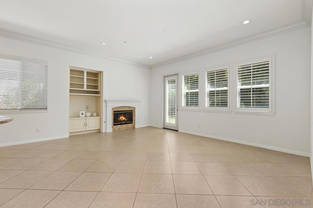 672 Inverlochy Dr Property Photo 25