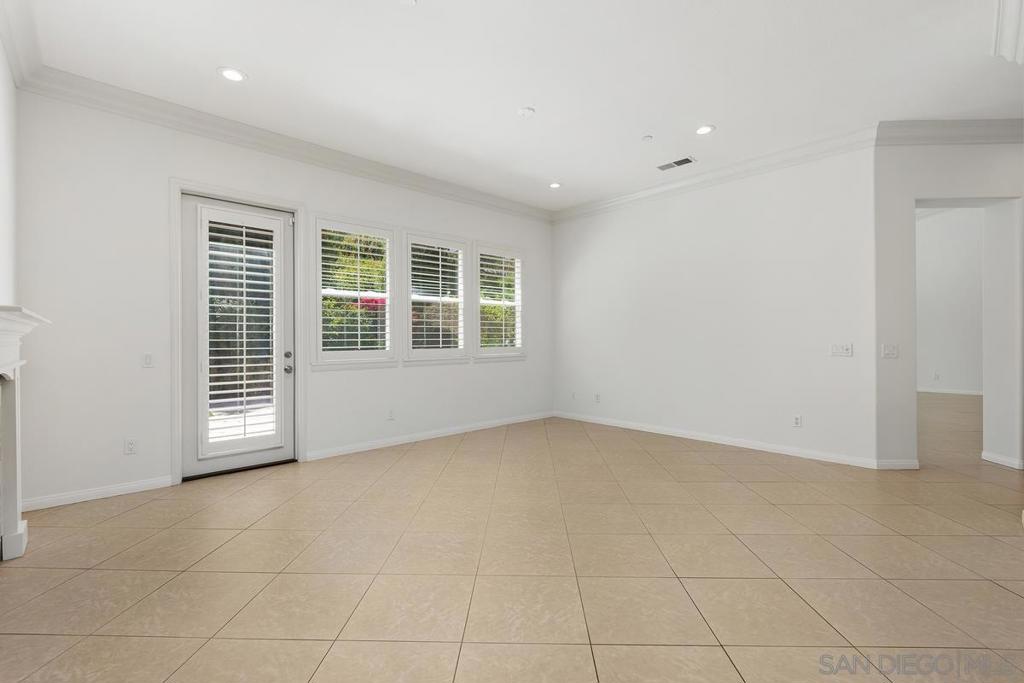 672 Inverlochy Dr Property Photo 26