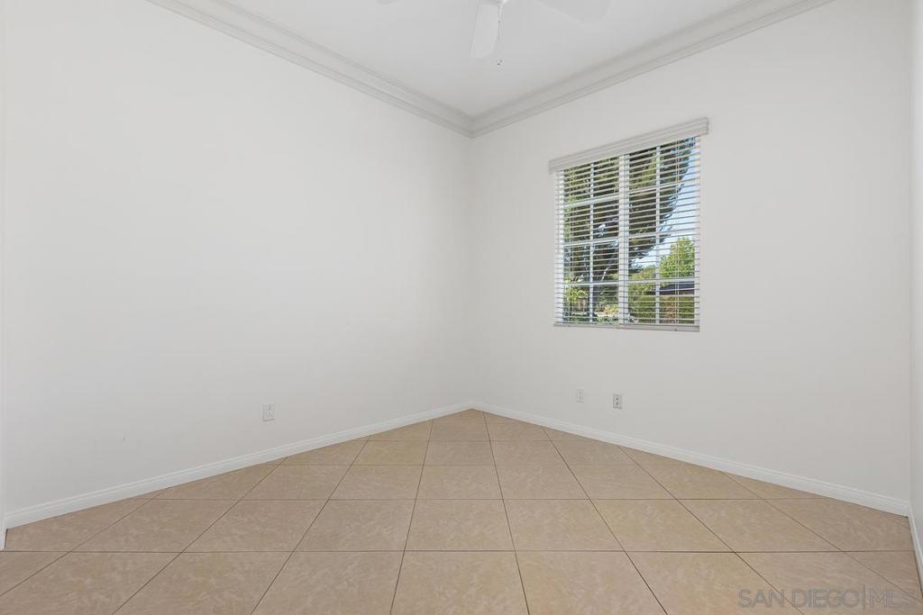 672 Inverlochy Dr Property Photo 42