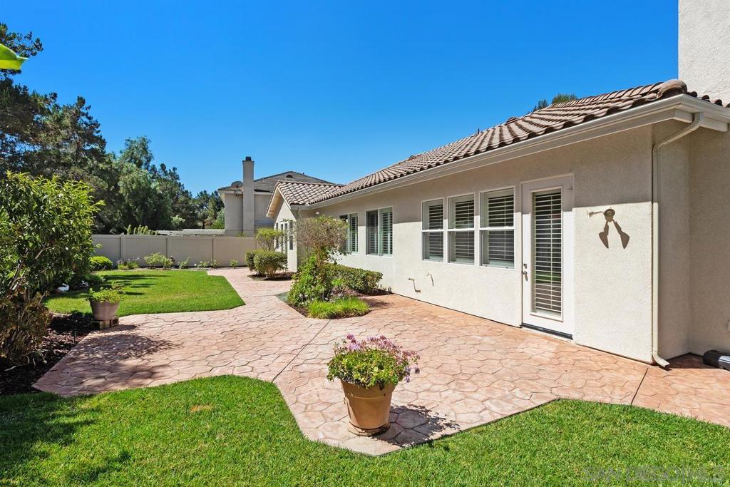 672 Inverlochy Dr Property Photo 45