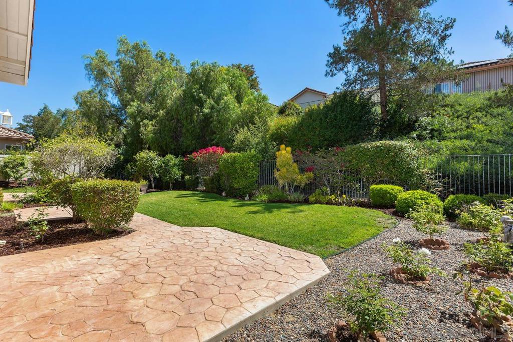 672 Inverlochy Dr Property Photo 46