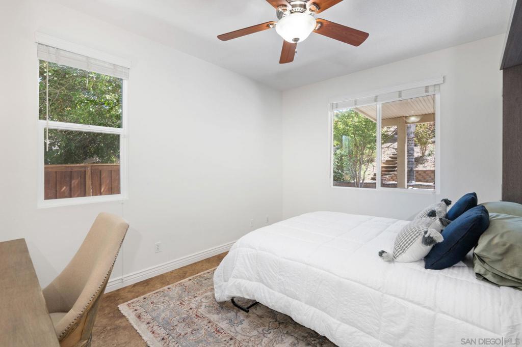 30856 E Green Property Photo 11