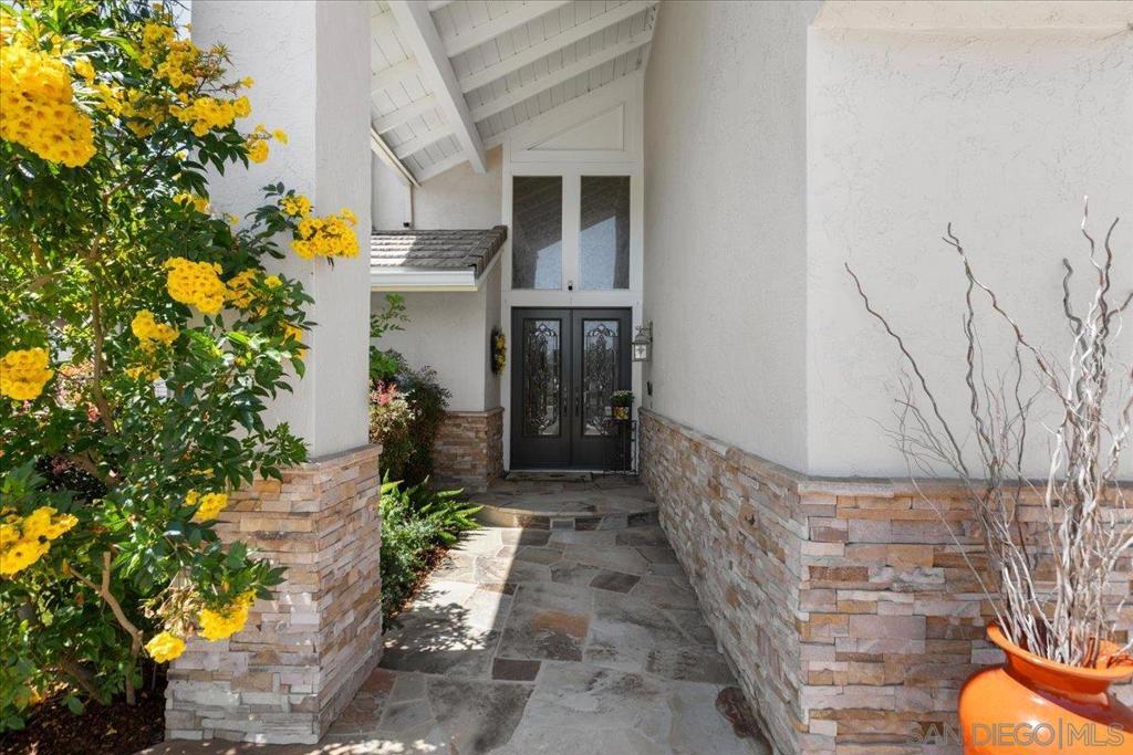 2814 Sombrosa Property Photo 4