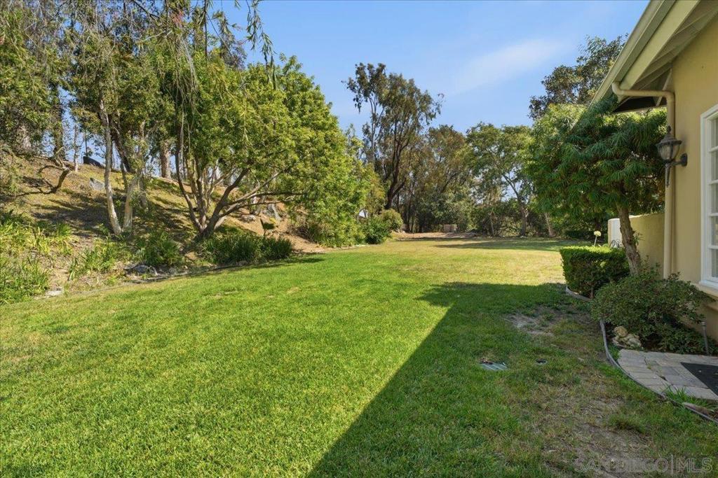 6150 Avenida Alteras Property Photo 11