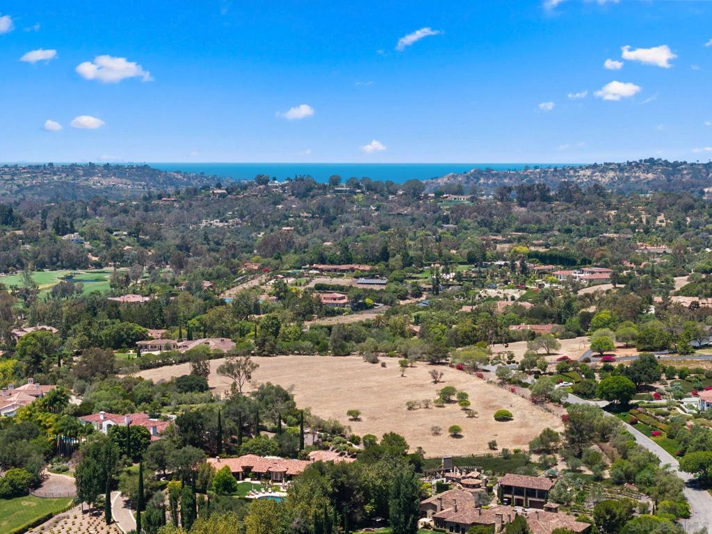 2 Via Recanto Property Photo 6