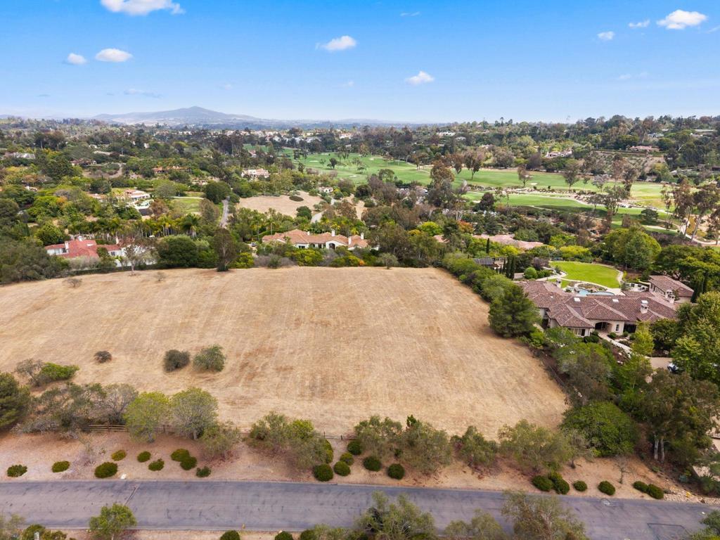 1 Via Recanto Property Photo 2