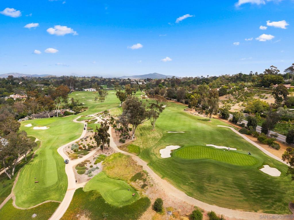 1 Via Recanto Property Photo 4
