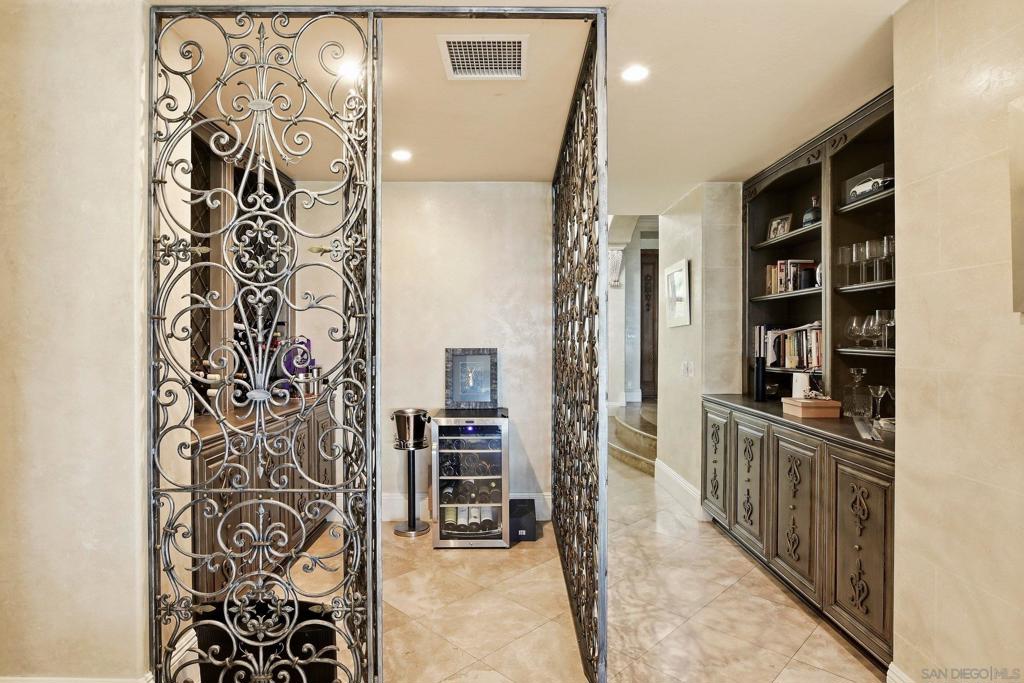 1011 Avenida Amantea Property Photo 9