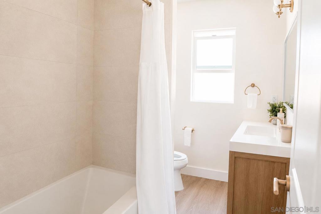 5236 Nutmeg Street Property Photo 5
