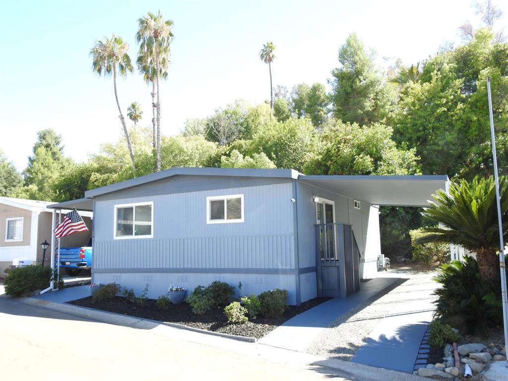 8712 N Magnolia Spc 108 Property Photo 2