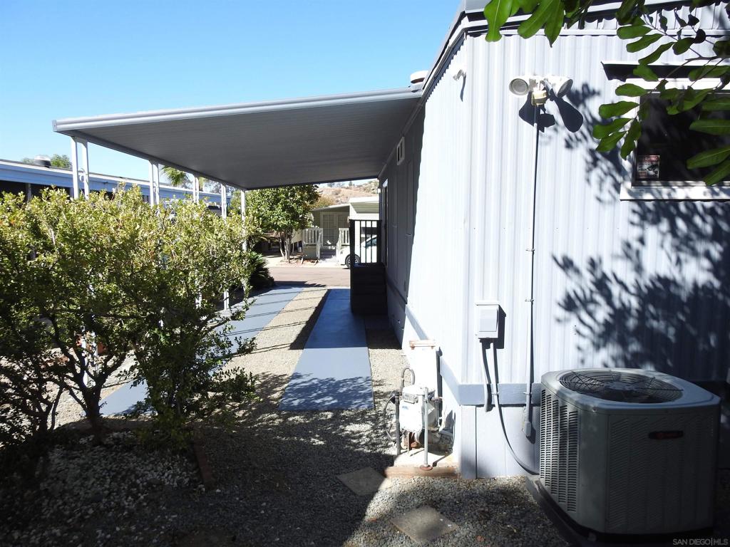 8712 N Magnolia Spc 108 Property Photo 42