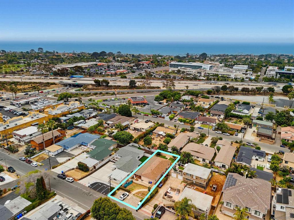1090 Gardena Rd Property Photo 1