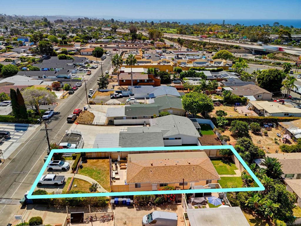 1090 Gardena Rd Property Photo 3