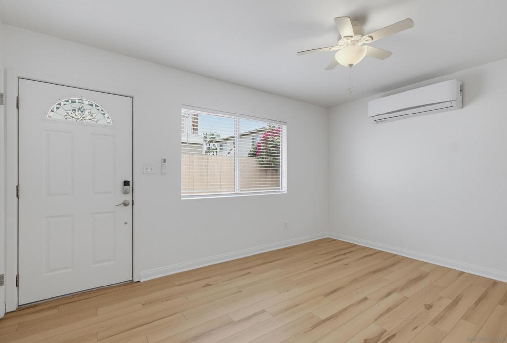 1090 Gardena Rd Property Photo 7