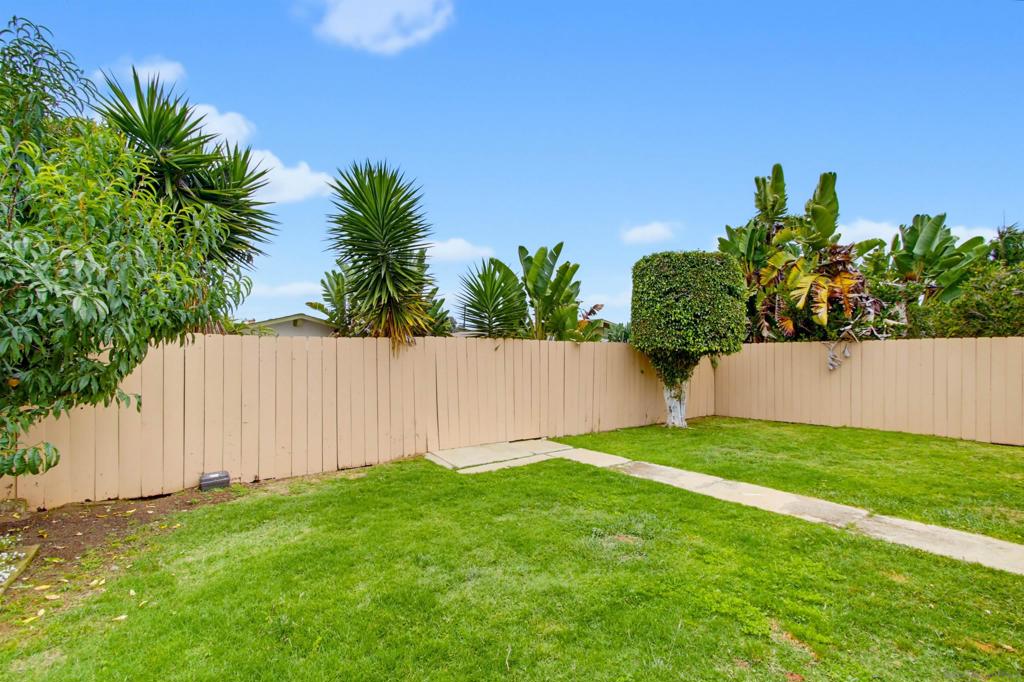 1090 Gardena Rd Property Photo 12