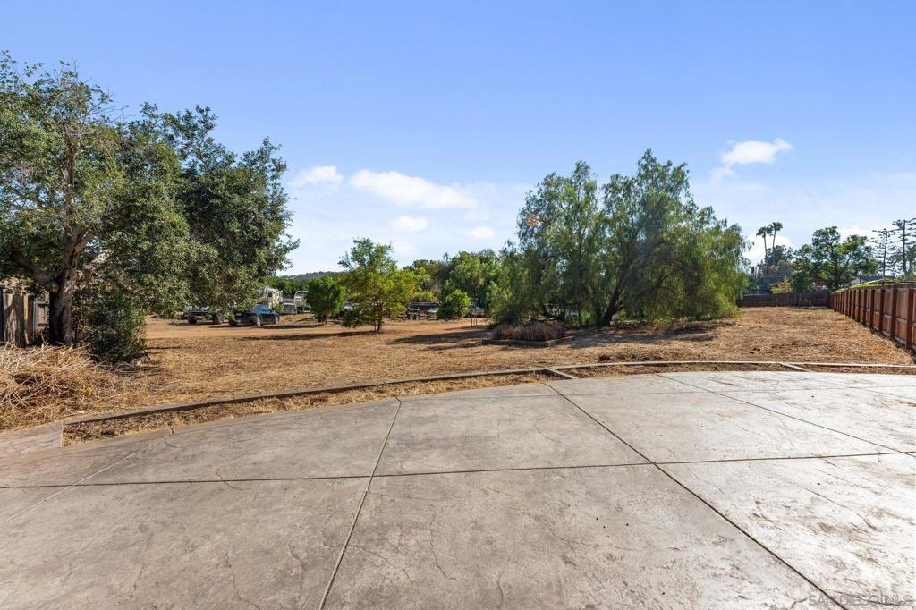Euclid Ave Property Photo 9