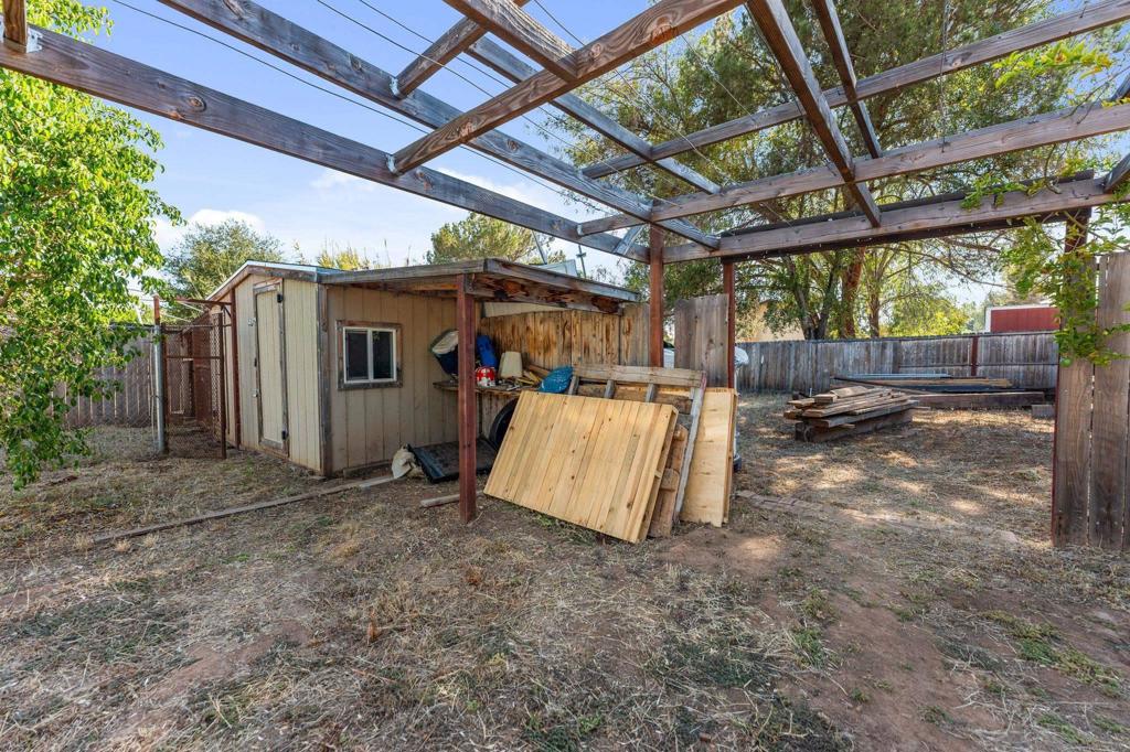 Euclid Ave Property Photo 14