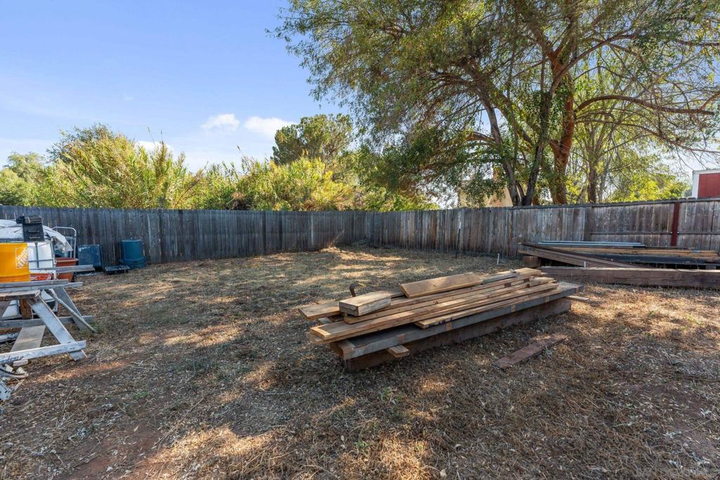 Euclid Ave Property Photo 15
