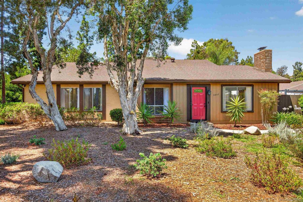 2207 Arborvitae Property Photo 1
