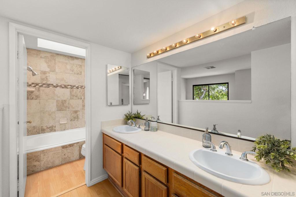 9260 Towne Centre Dr 17 Property Photo 13