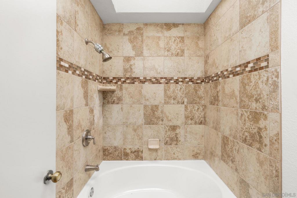 9260 Towne Centre Dr 17 Property Photo 14