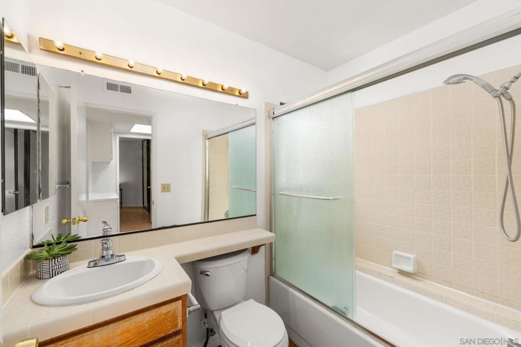 9260 Towne Centre Dr 17 Property Photo 17