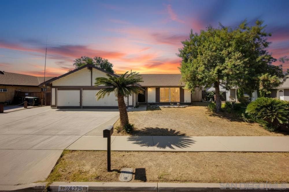 24275 Tierra De Oro Street Property Photo 1