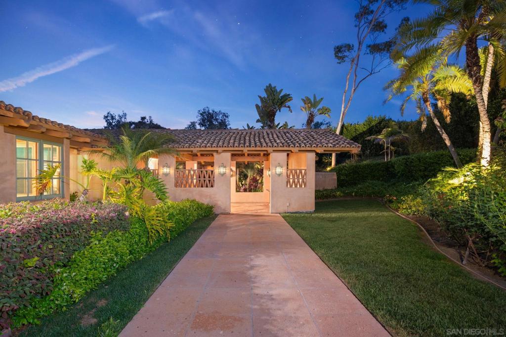 6002 Paseo Valencia Property Photo 1