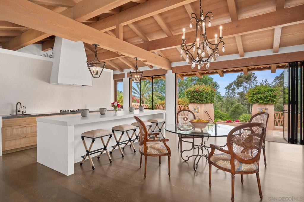 6002 Paseo Valencia Property Photo 4