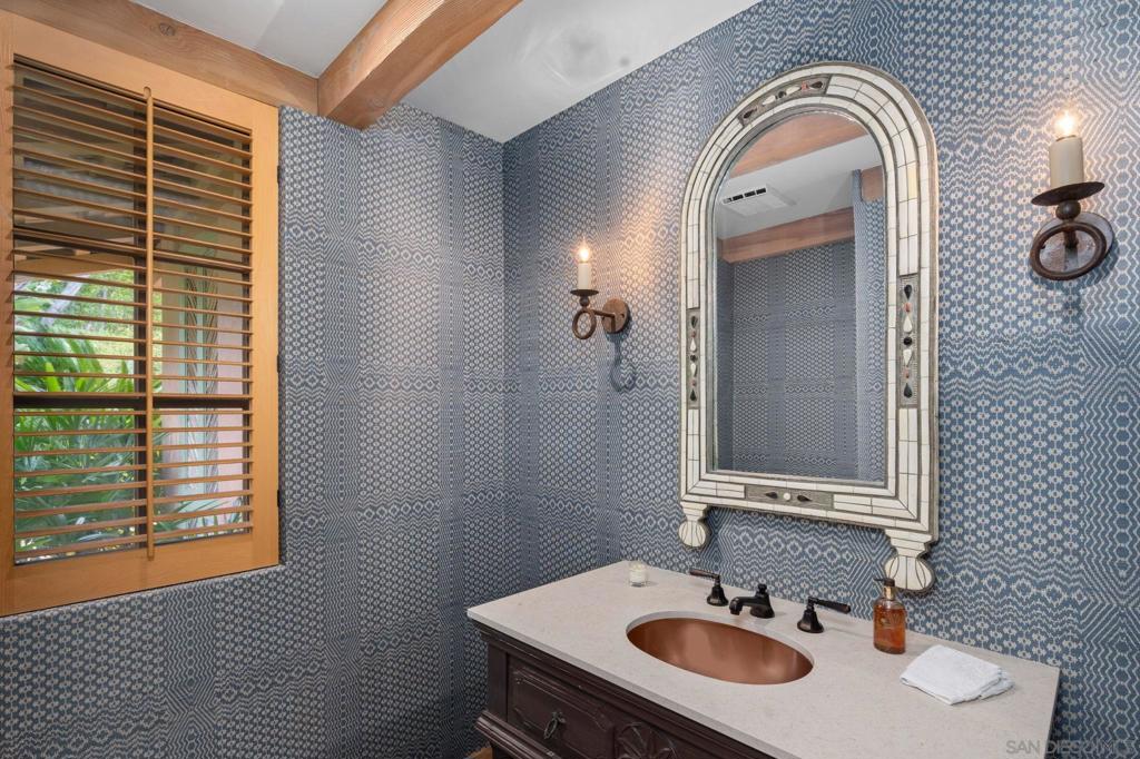 6002 Paseo Valencia Property Photo 16