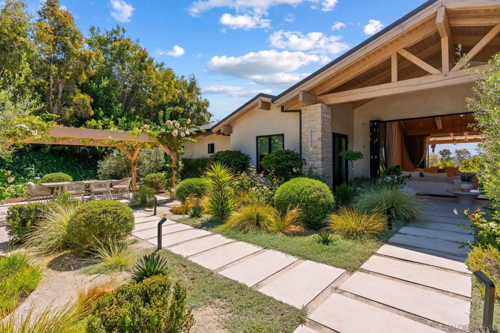 7150 Via Del Charro Property Photo 24