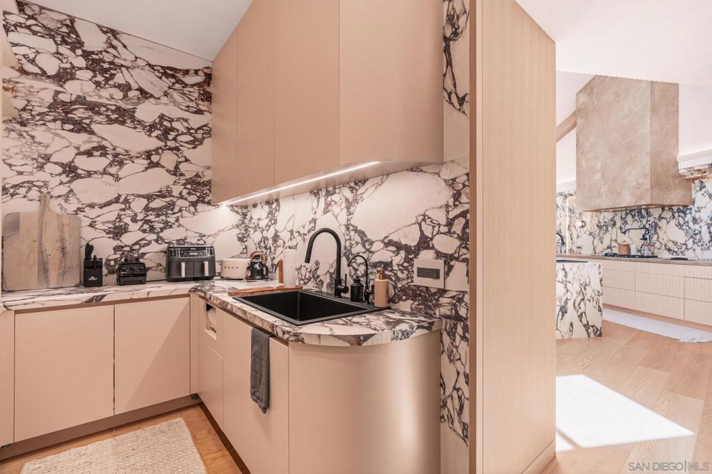 7150 Via Del Charro Property Photo 33