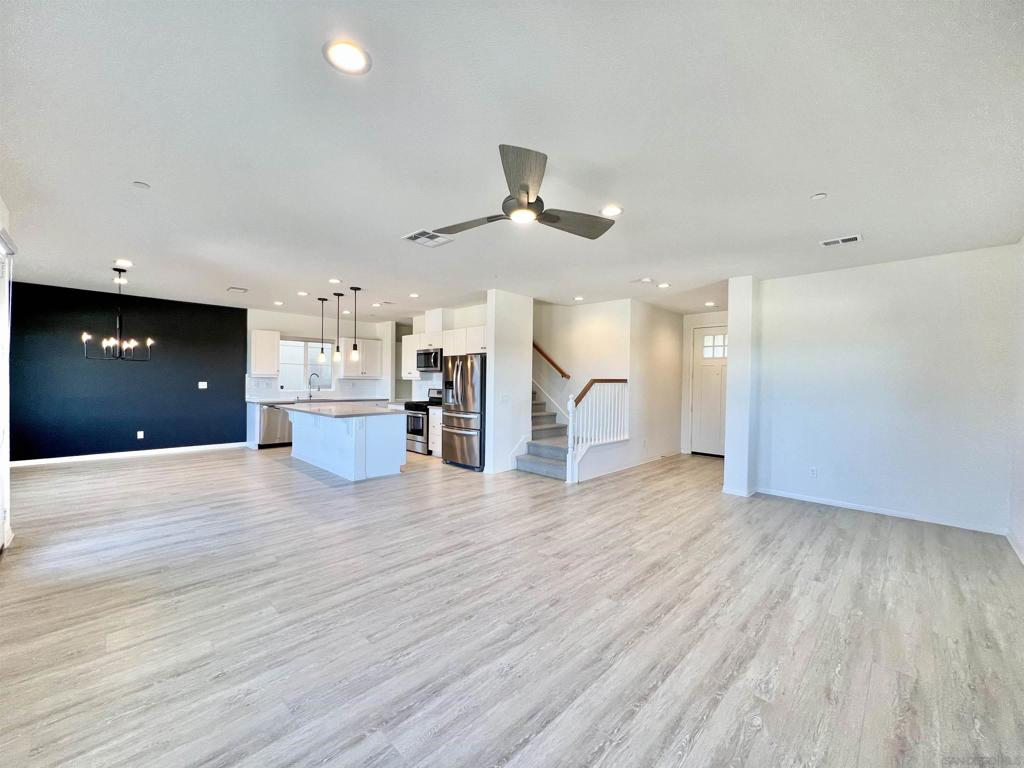 7260 Wembley Property Photo 4
