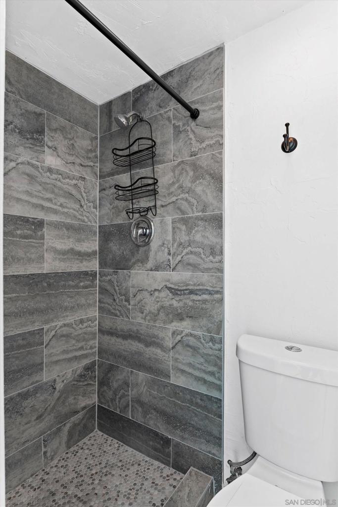 7361 7367 La Mesita Pl Property Photo 27