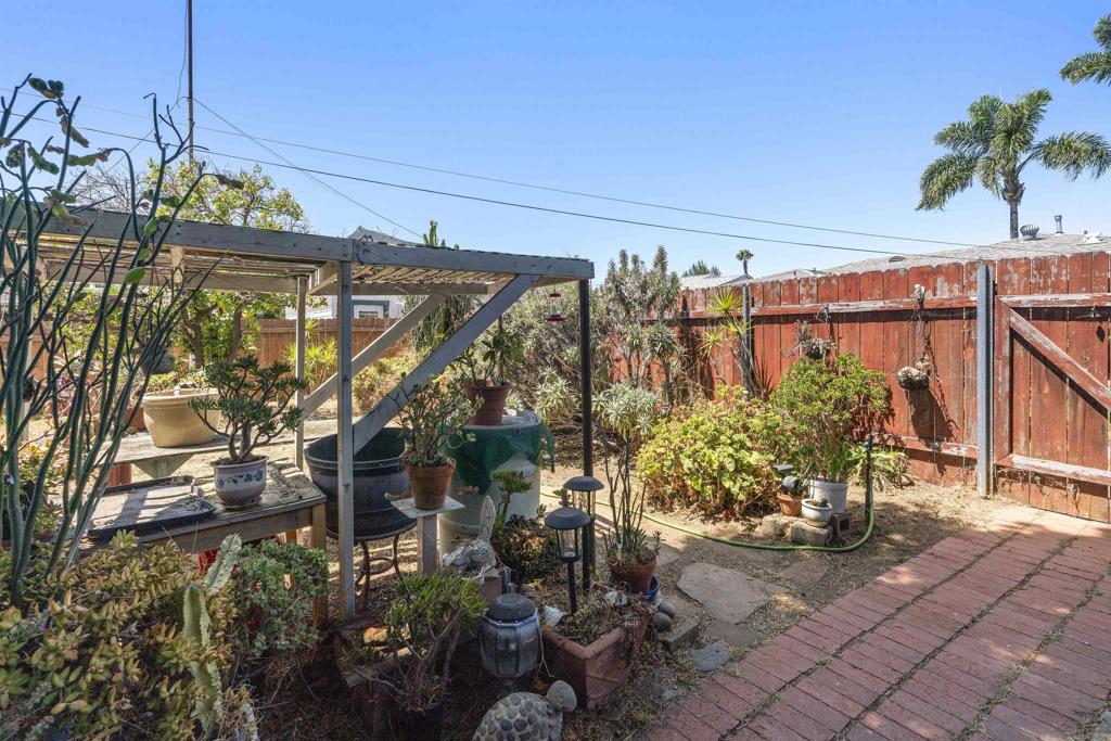3327 3329 41st St Property Photo 28