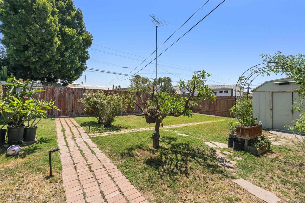 3327 3329 41st St Property Photo 37