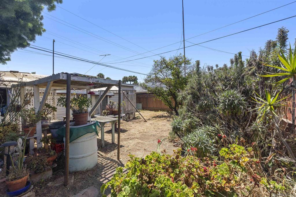 3327 3329 41st St Property Photo 40