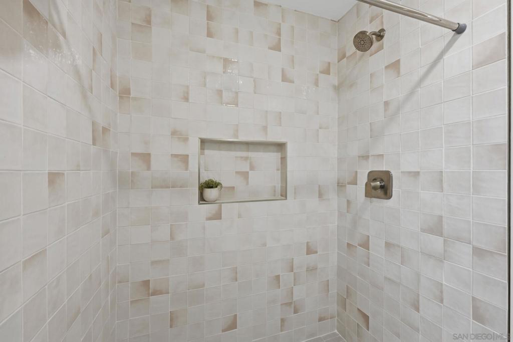 4013 Crown Point 2 Property Photo 17