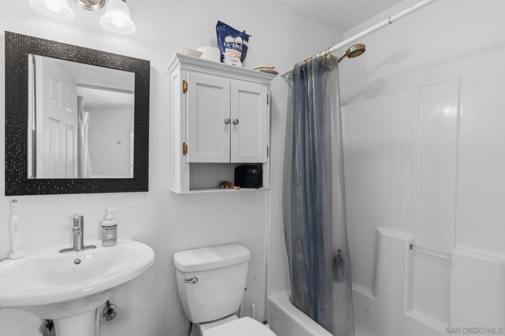 1127 Hemlock Ave Property Photo 12