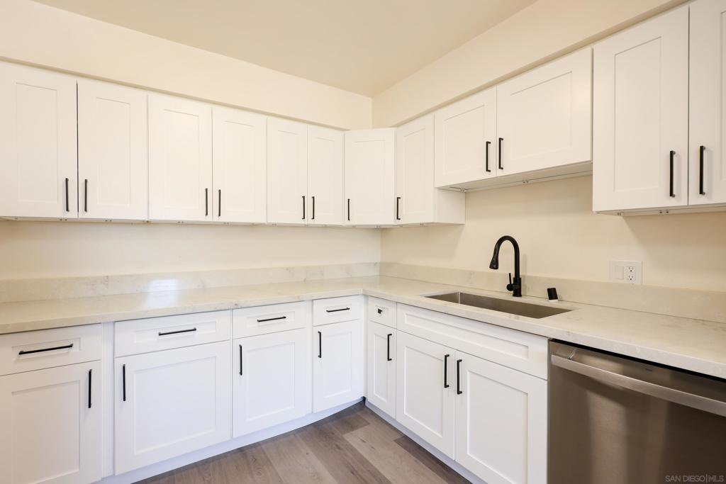 471 Fourth Ave Apt I Property Photo 1