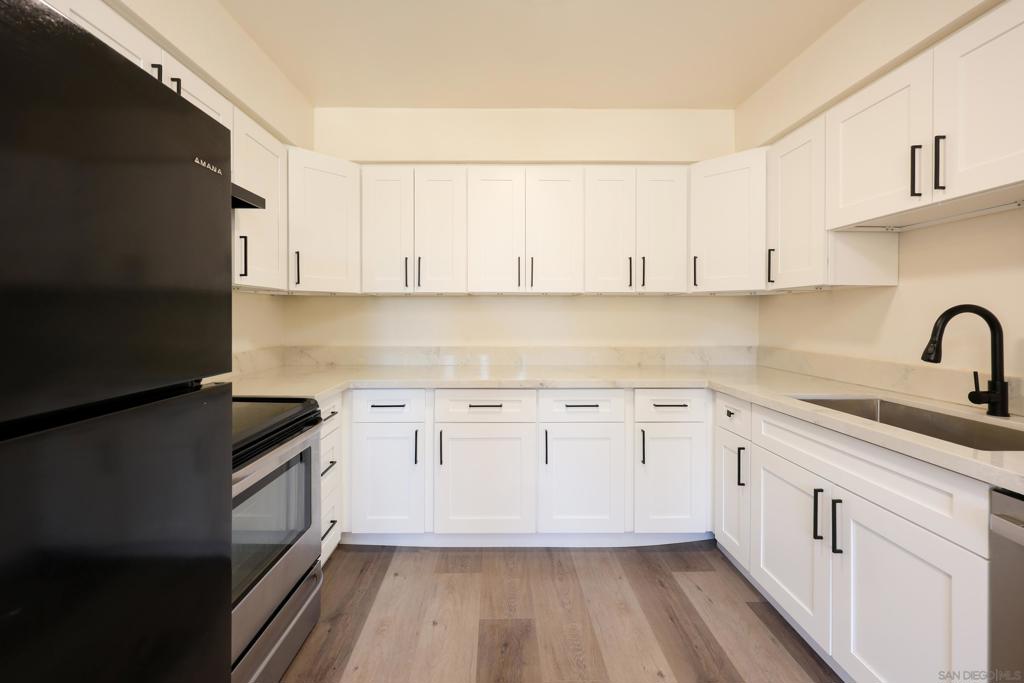 471 Fourth Ave Apt I Property Photo 2