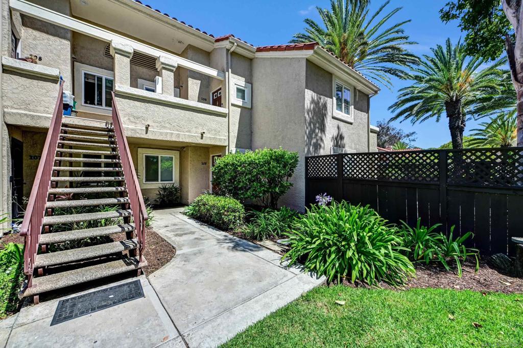 100 Sea Cliff 106 Property Photo 4