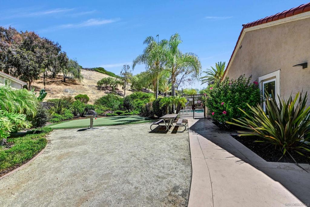 100 Sea Cliff 106 Property Photo 30