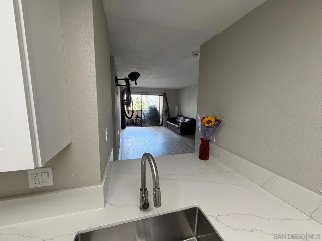 4041 Oakcrest Dr 307 Property Photo 13