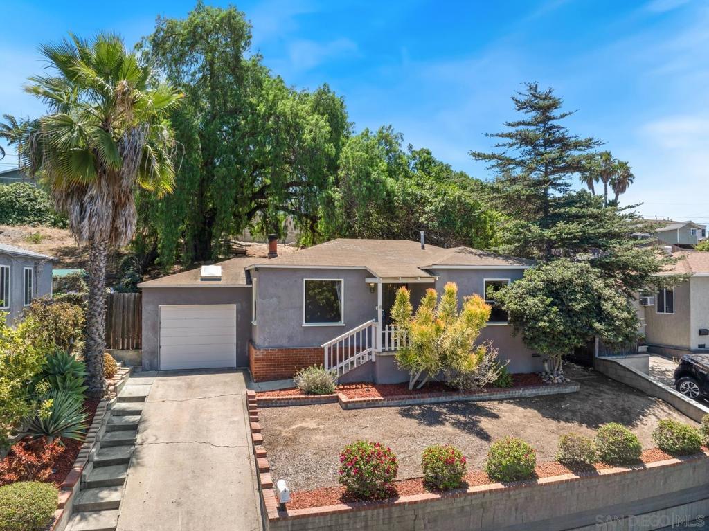 2015 Noble St. Property Photo 1