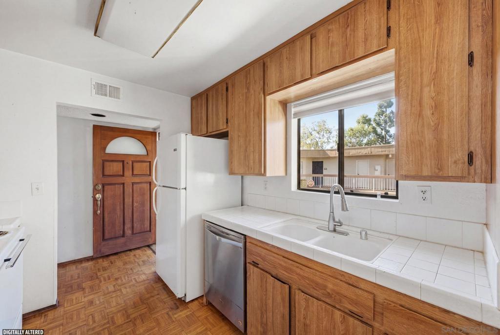 7255 Navajo C300 Property Photo 2