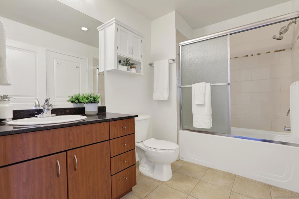 300 W Beech Street 805 Property Photo 17